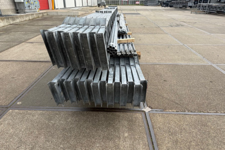 12.80 x 40.00m (512m²)